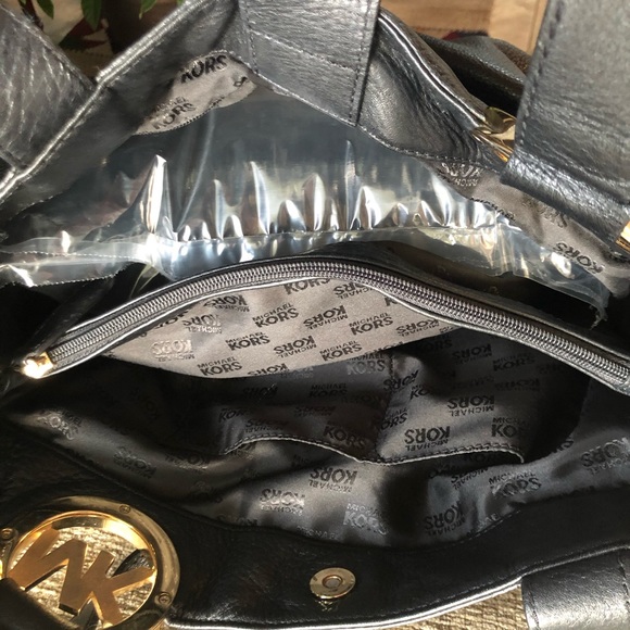 Michael Kors handbag - Picture 7 of 16